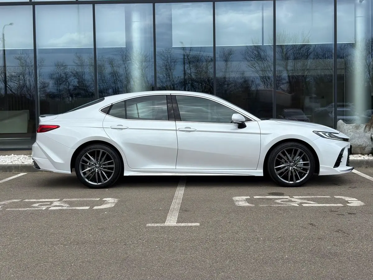 Toyota Camry, 2026