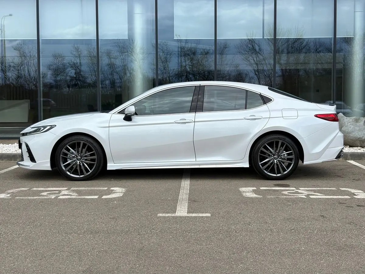 Toyota Camry, 2026