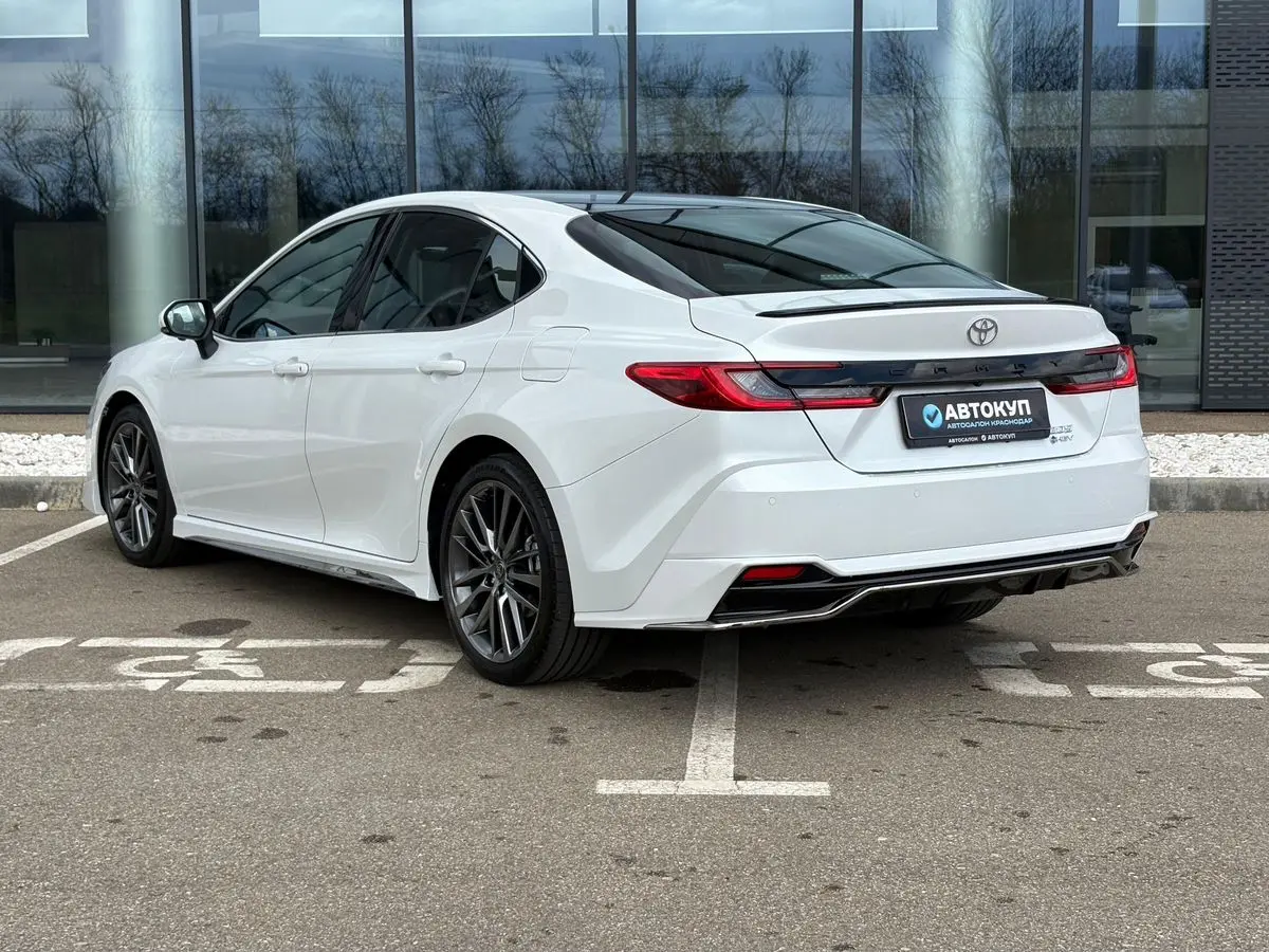 Toyota Camry, 2026