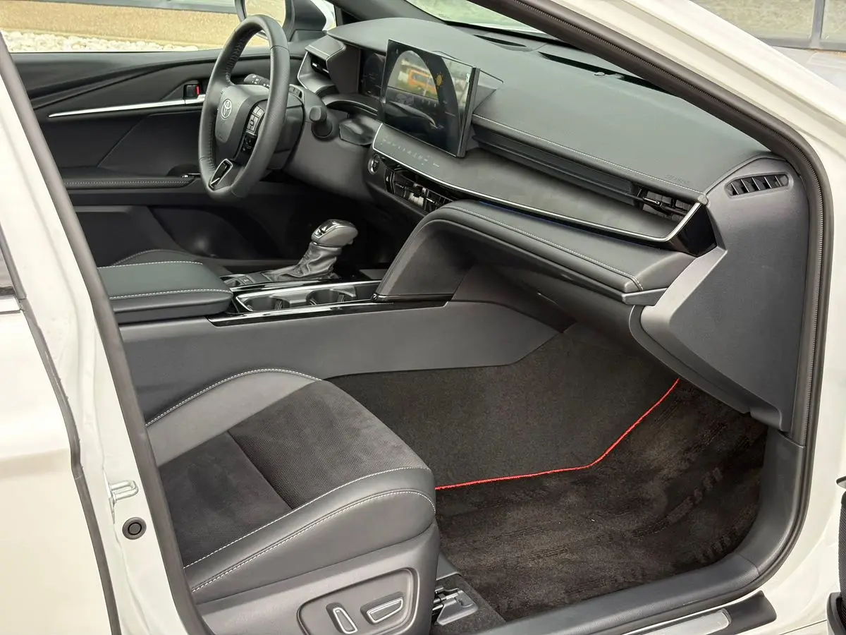 Toyota Camry, 2026