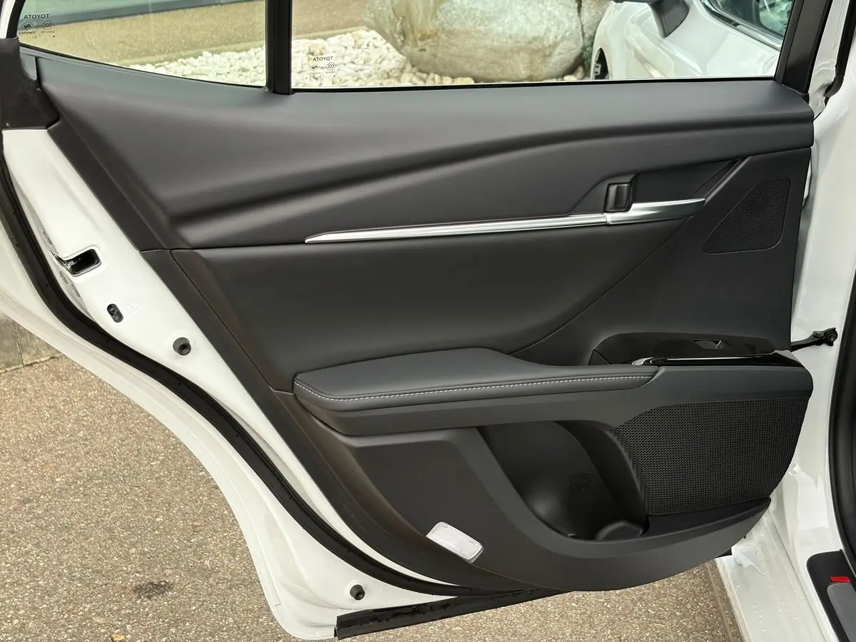 Toyota Camry, 2026