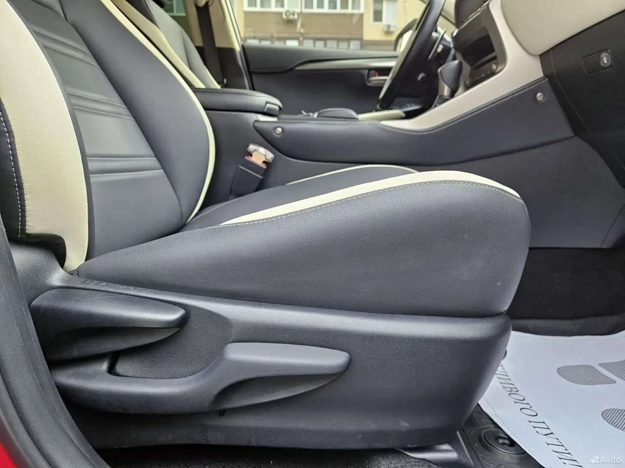 Lexus NX, 2020
