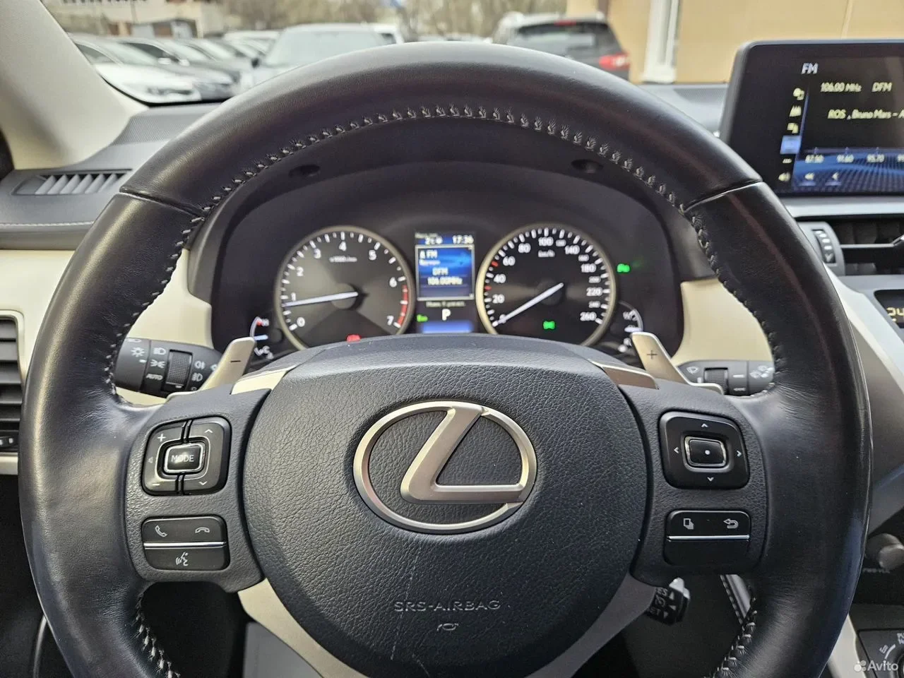 Lexus NX, 2020