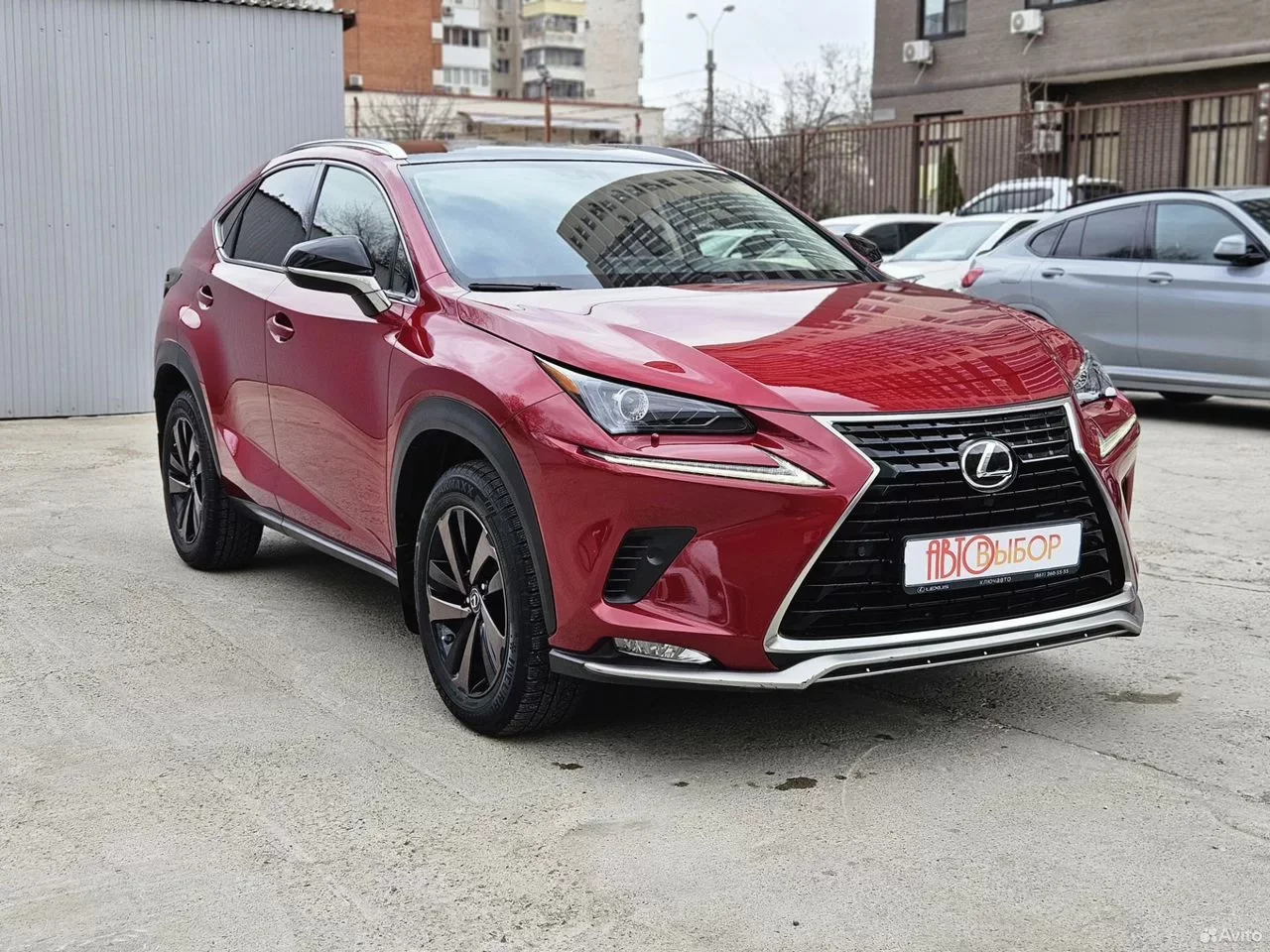 Lexus NX, 2020