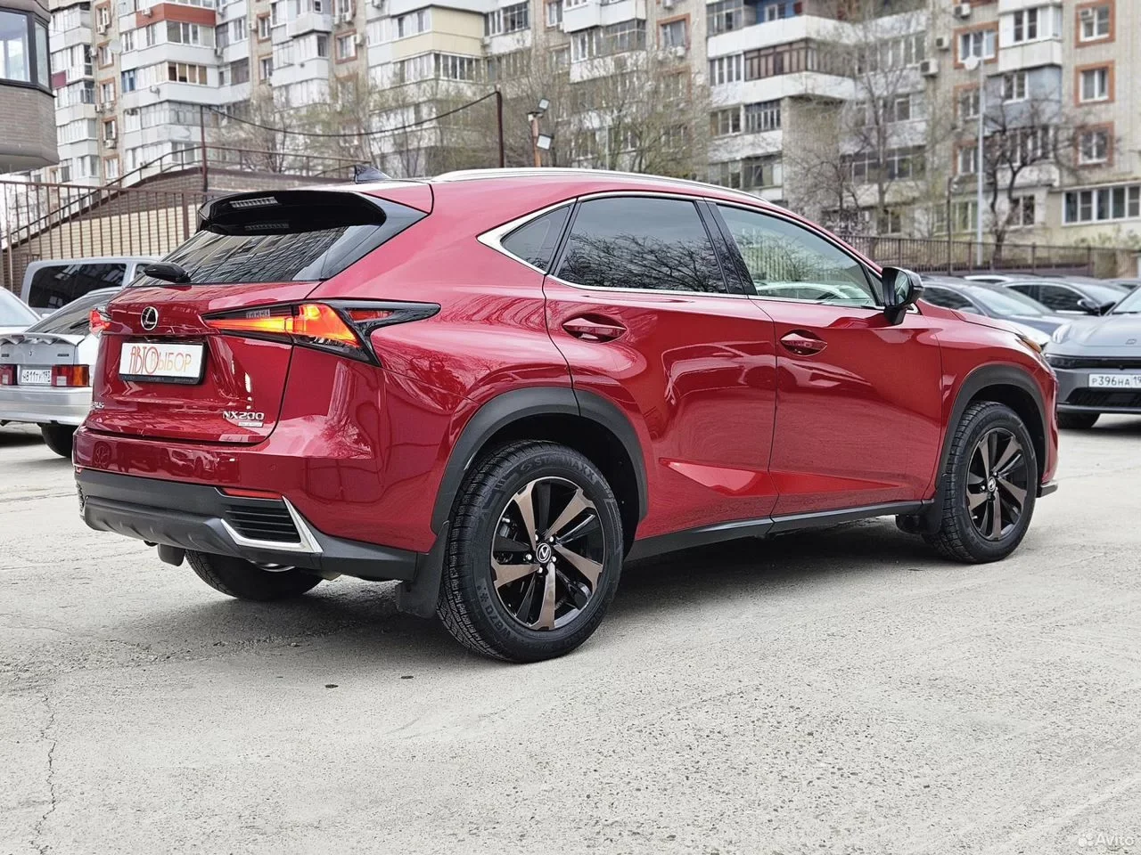 Lexus NX, 2020