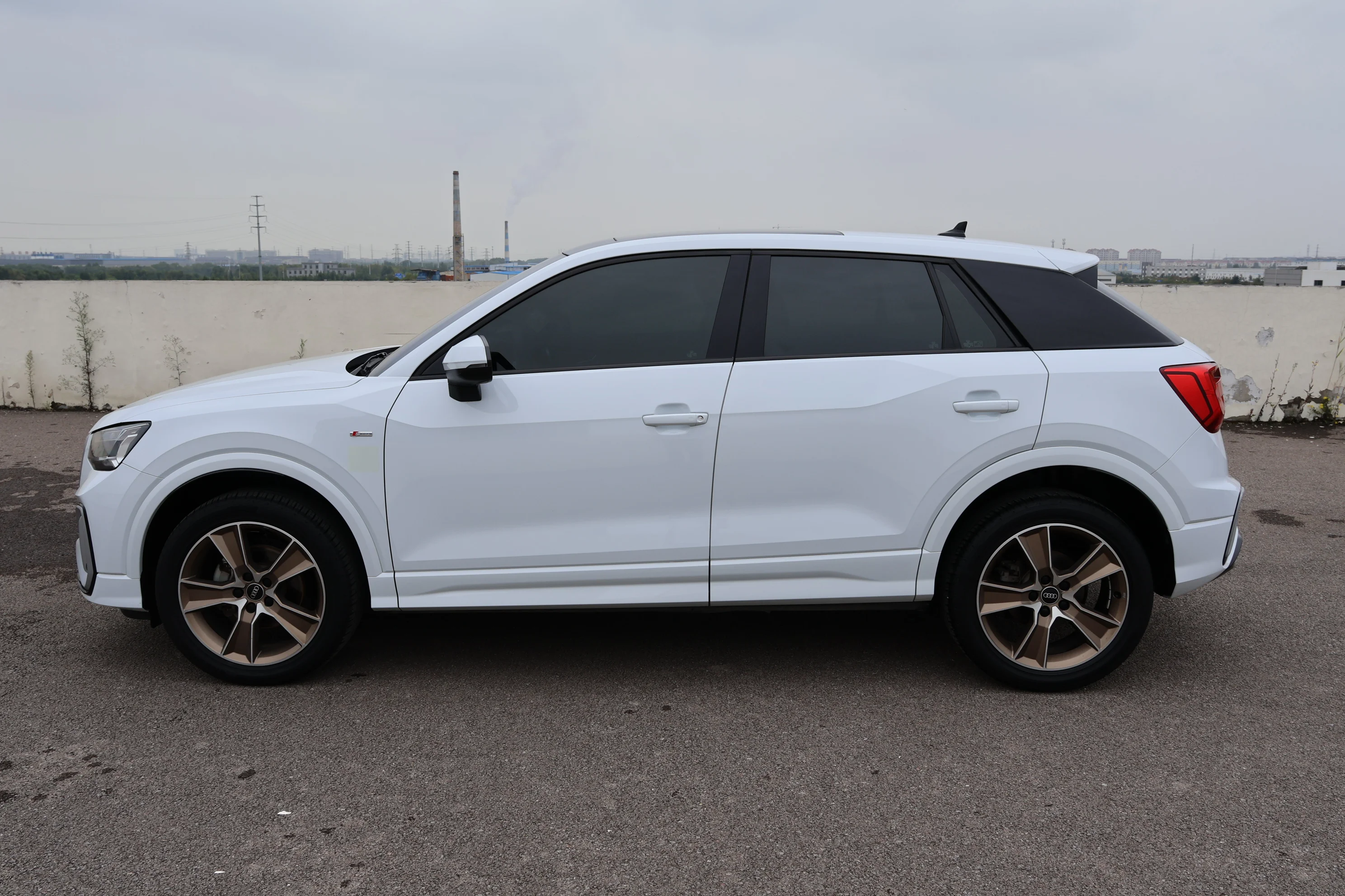 Audi Q2L, 2022
