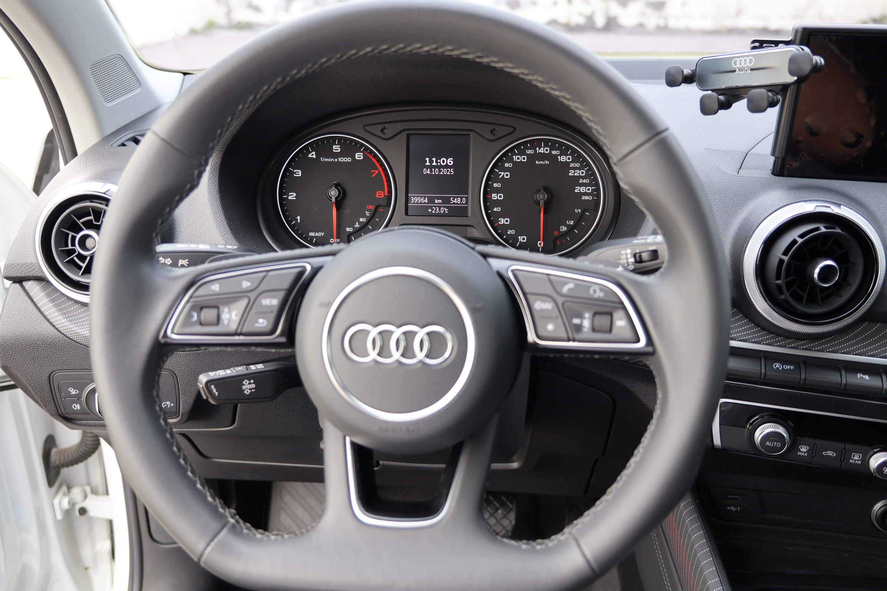 Audi Q2L, 2022