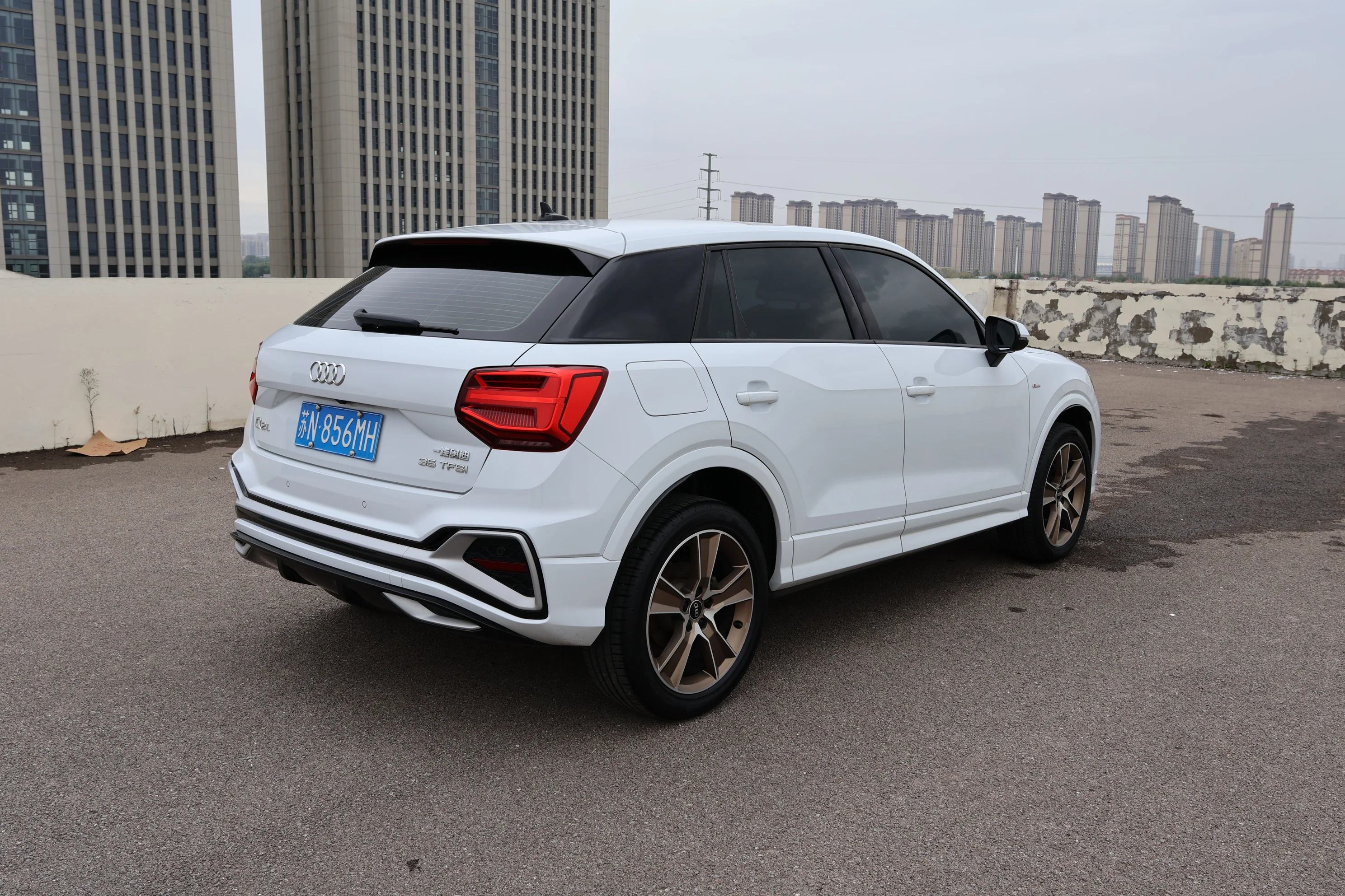 Audi Q2L, 2022