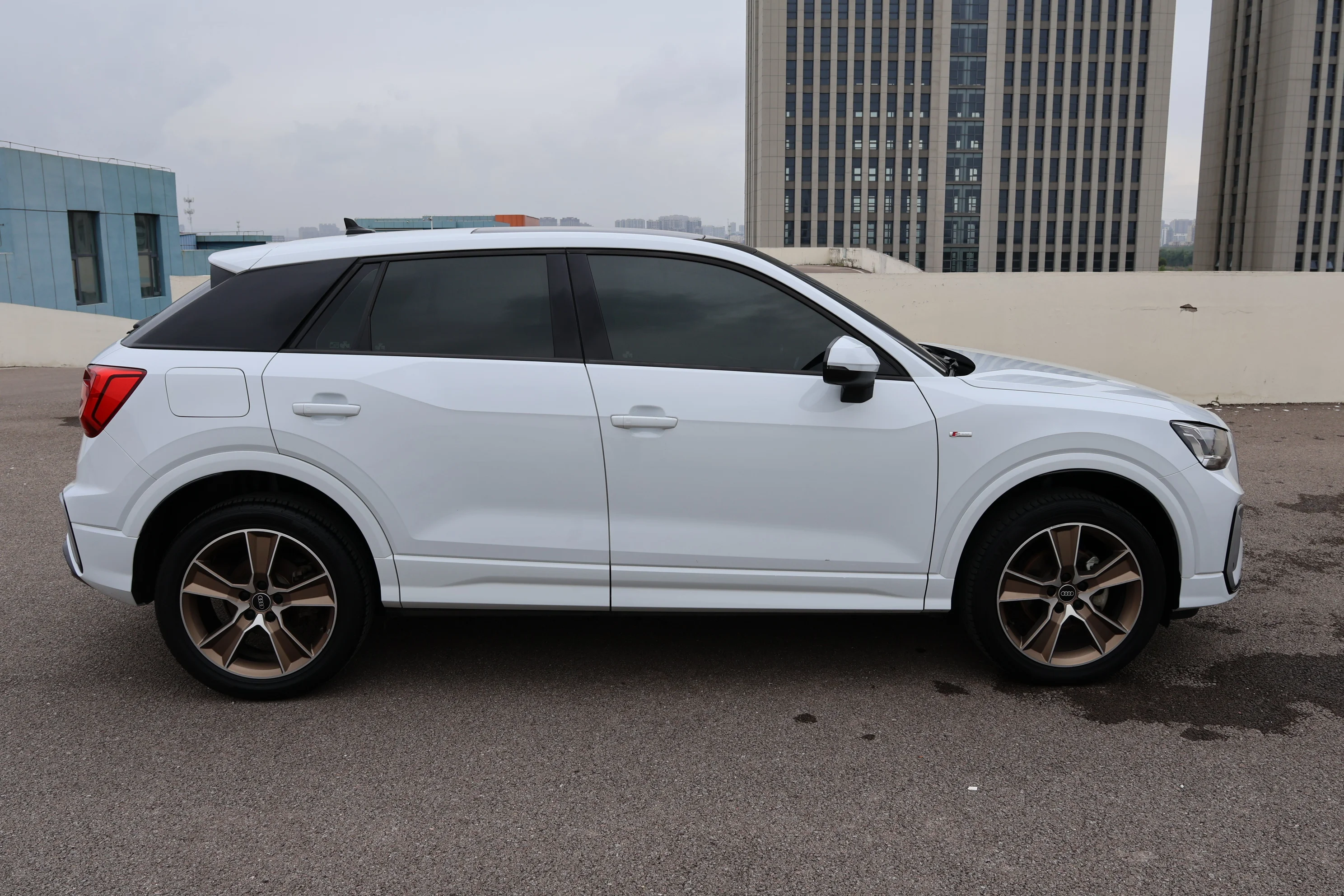 Audi Q2L, 2022